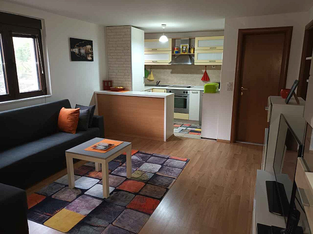 Wohnung in Prcanj mit Pool